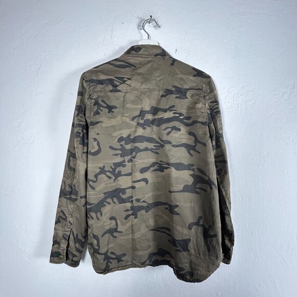 Staring At Stars Womens Medium Green Snap Front Shoulder Tab Camo Shirt Pockets - Picture 2 of 7